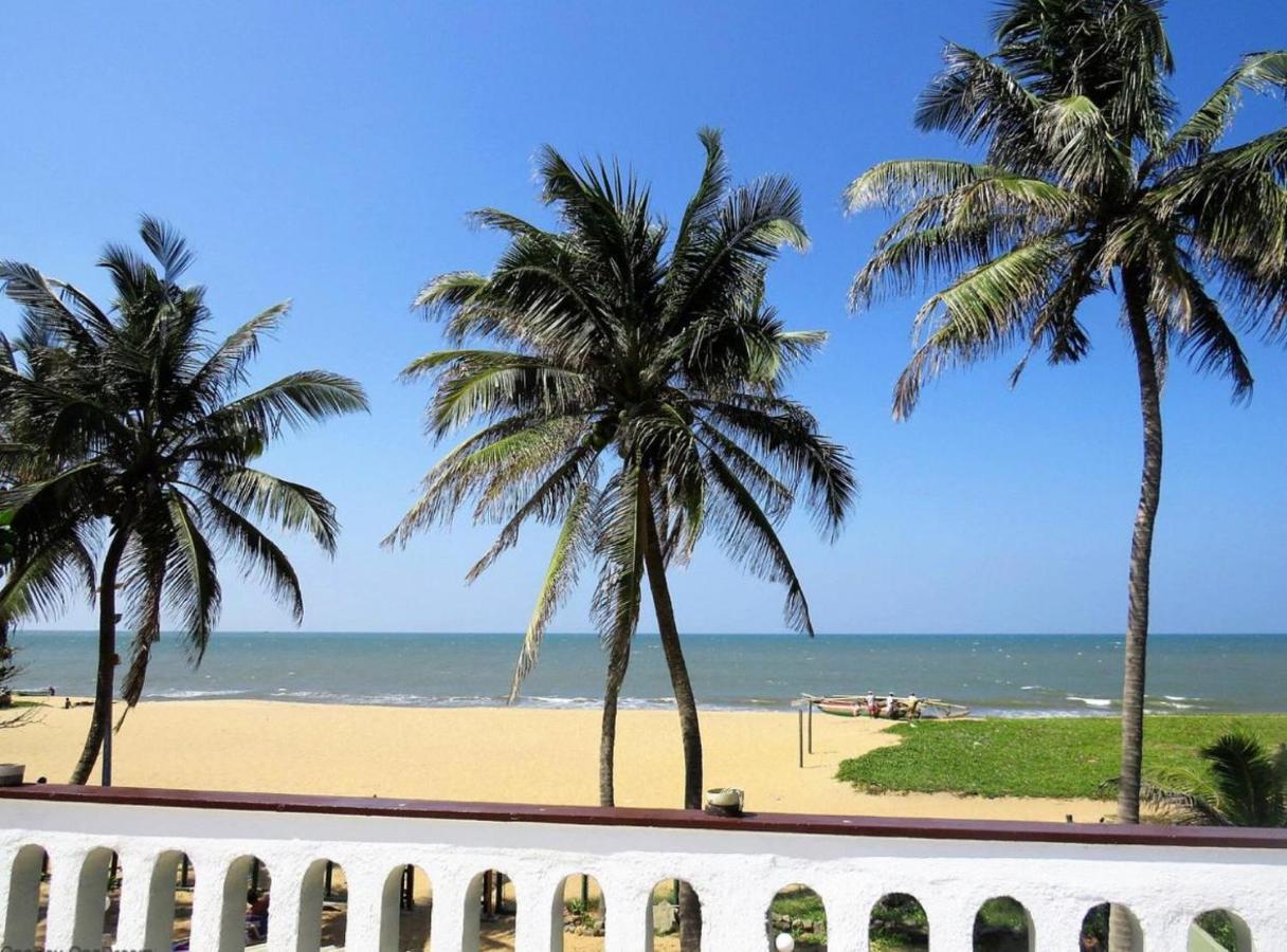 Hotel Silver Sands Негомбо Екстериор снимка